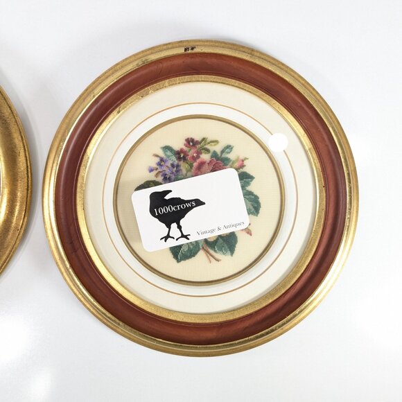 Set of 2 needlepoint flower pictures gilt round frames, petit point cross stitch - Picture 12 of 12